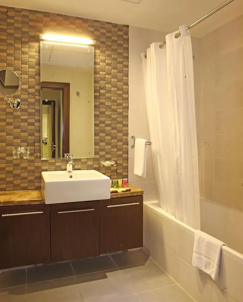 Royal Ascot Hotel Apartment - Kirklees 2 迪拜 4*,